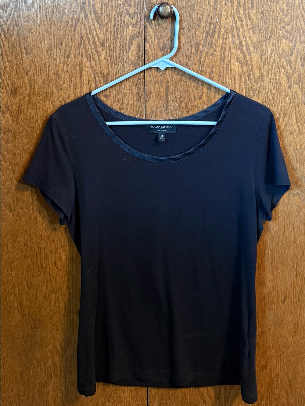 Banana Republic Black Short Sleeve Scoop Neck Tee